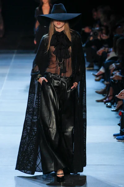 Look 23